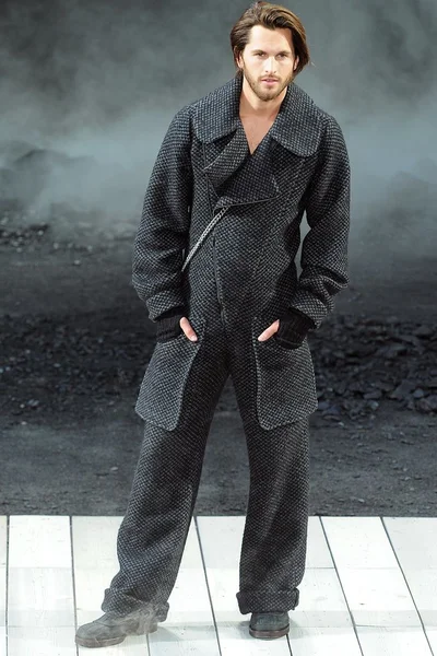 Look 70